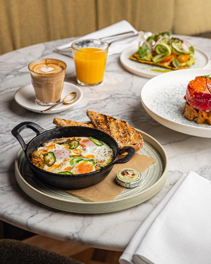 Ace Hotel Sydney Exterior foto A breakfast at the restaurant